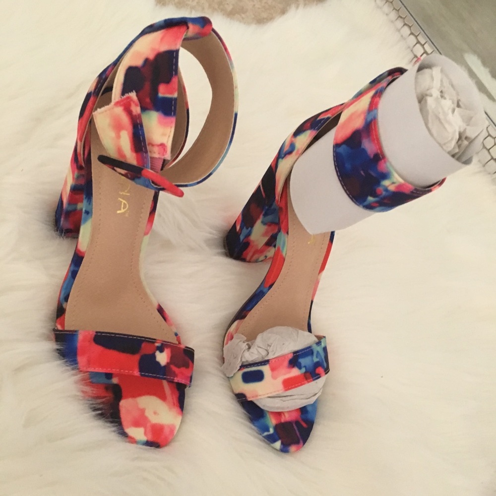Liliana Multi Watercolor Block Heel Sz 7.5-8
